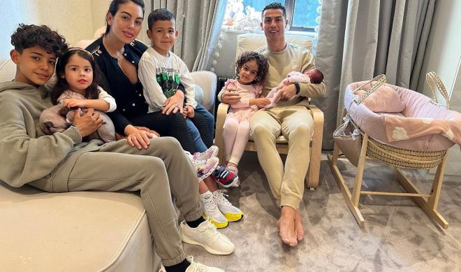 �Cristiano Ronaldo se casa con Georgina Rodr�guez! CR7 y un espectacular anillo para pedirle matrimonio