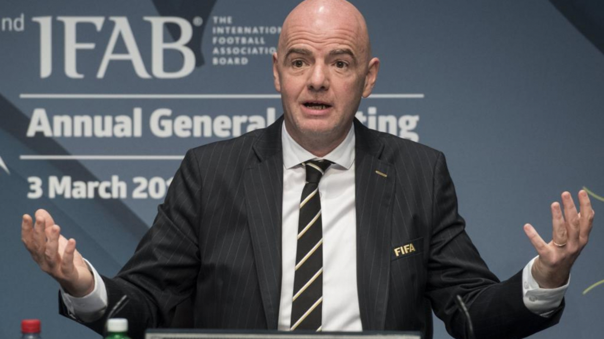 La IFAB estudia darle una vuelta al VAR para lograr más transparencia