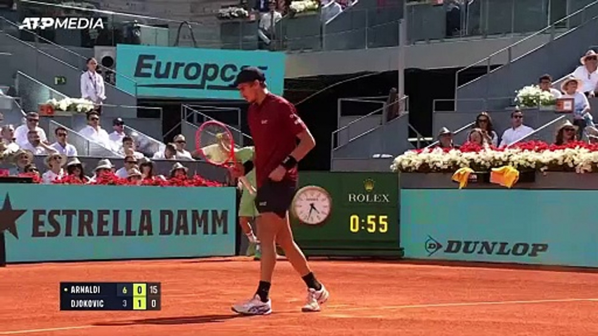 Arnaldi vence a un Djokovic que jugó como local en Madrid