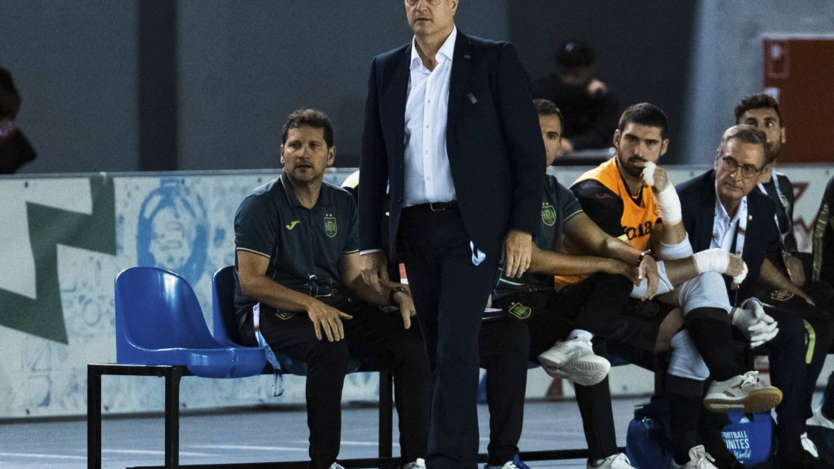 Jesús Velasco da una prelista de 30 jugadores para medirse a Armenia