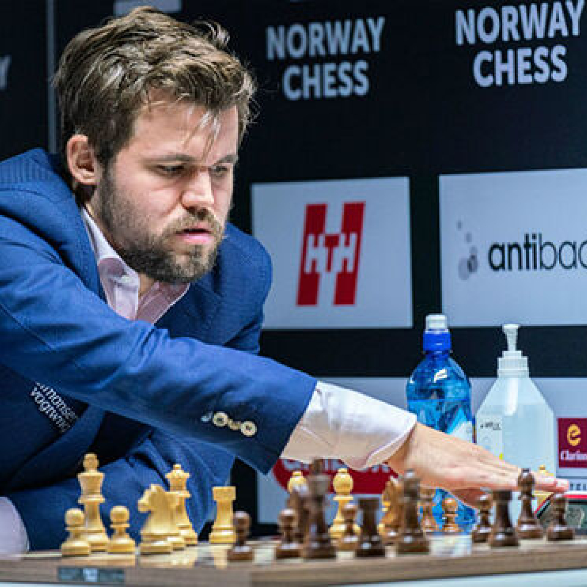 Carlsen sólo necesita 24 horas para vengarse de Duda