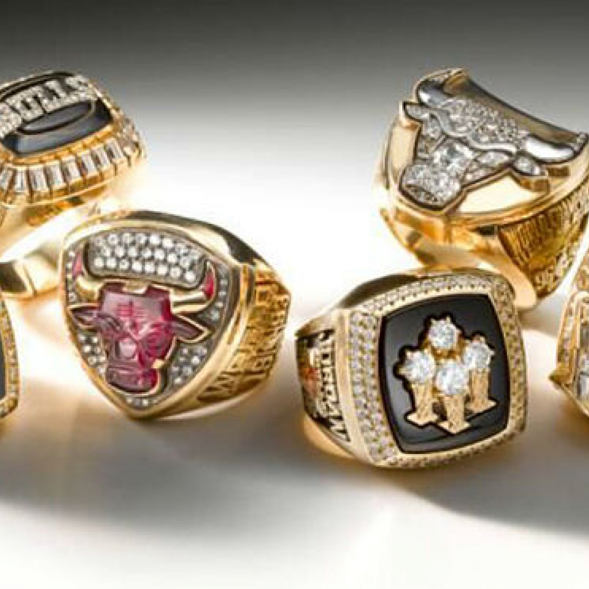 El valor de la historia los seis anillos de los Bulls se venden por 225.000 dolares Marca