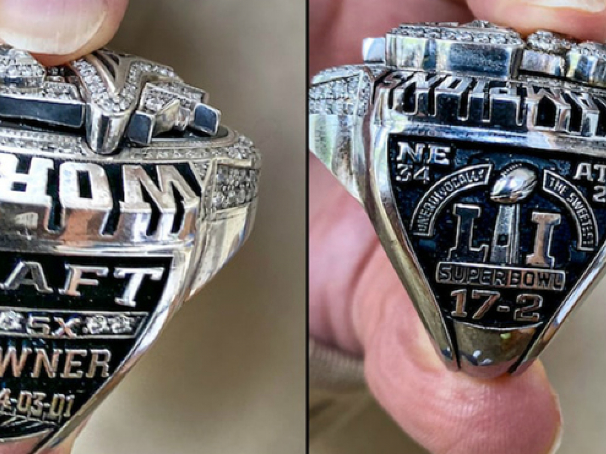 El propietario de los Patriots subasta un anillo de la Super Bowl con 283 diamantes Marca