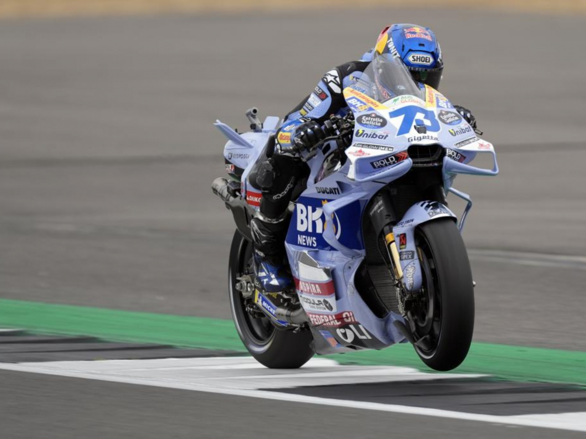 Emilia.lee onlyfans porn rushed over to her condo, got