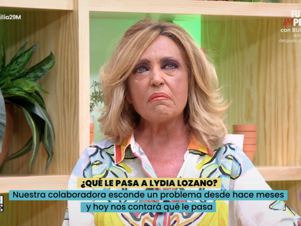 Lydia Lozano rompe a llorar en 'La Familia de la tele' al hablar de la  enfermedad que padece: "Se me cae todo de las manos"