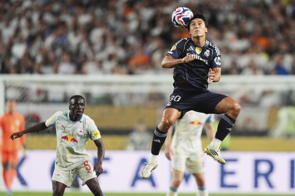 Gonzalo García, in the match against Salzburg.