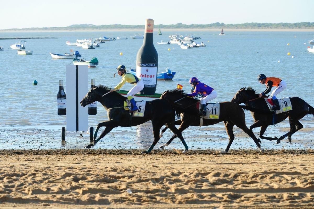 Vuelven las carreras en la playa de Sanlucar de Barrameda