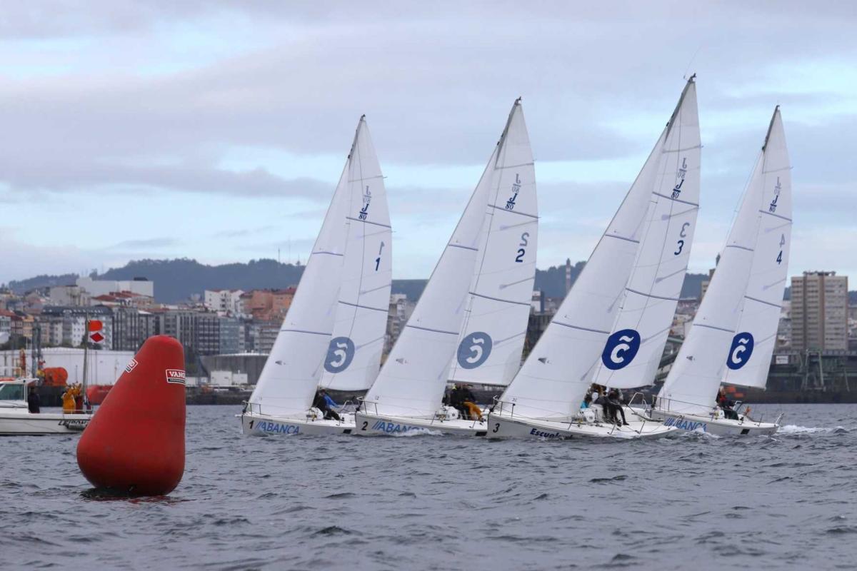 La regata femenina Isabel Zendal abre la Semana Abanca