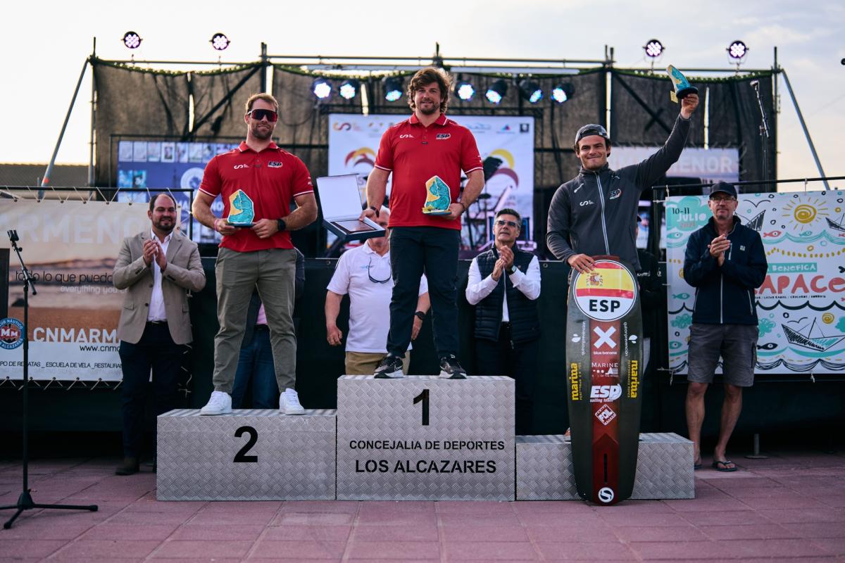 Bernat Cortés revalida el título de campeón de España de Formula Kite