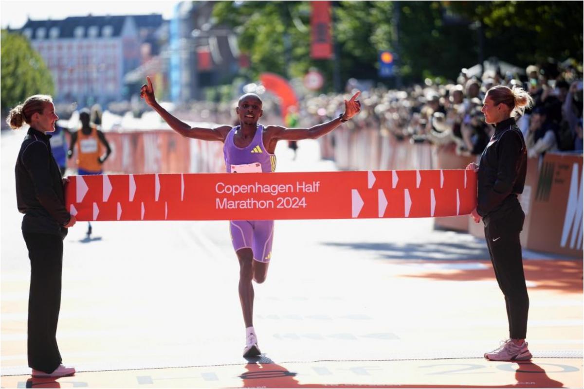 Sawe y Kipkemboi ganan el medio maratón de Copenhague, en un duro debut para Ingebrigtsen