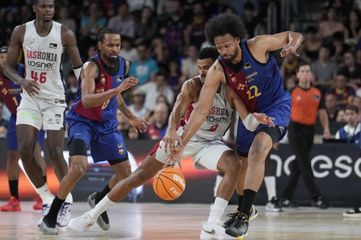 Baskonia menaklukkan Palau dan mengalahkan Barca dalam pertandingan yang brilian