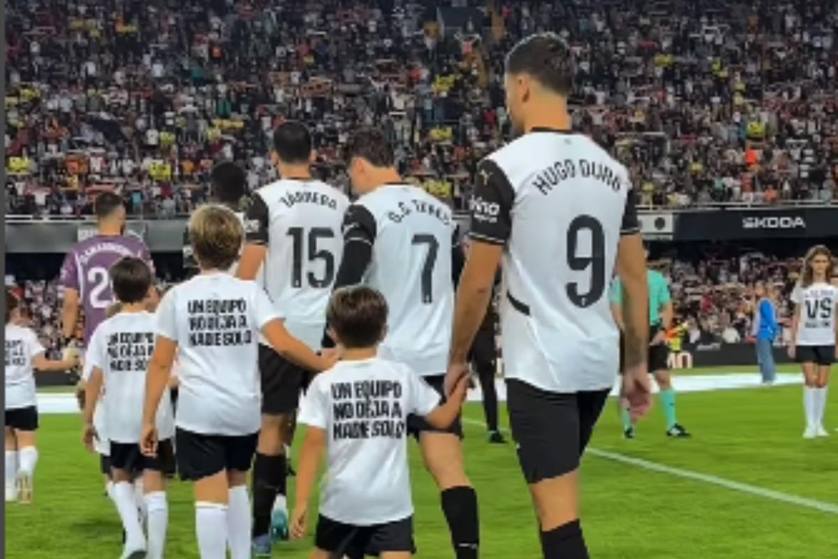 La locura del fútbol instalada en el Valencia: una plantilla que no es para estar últimos