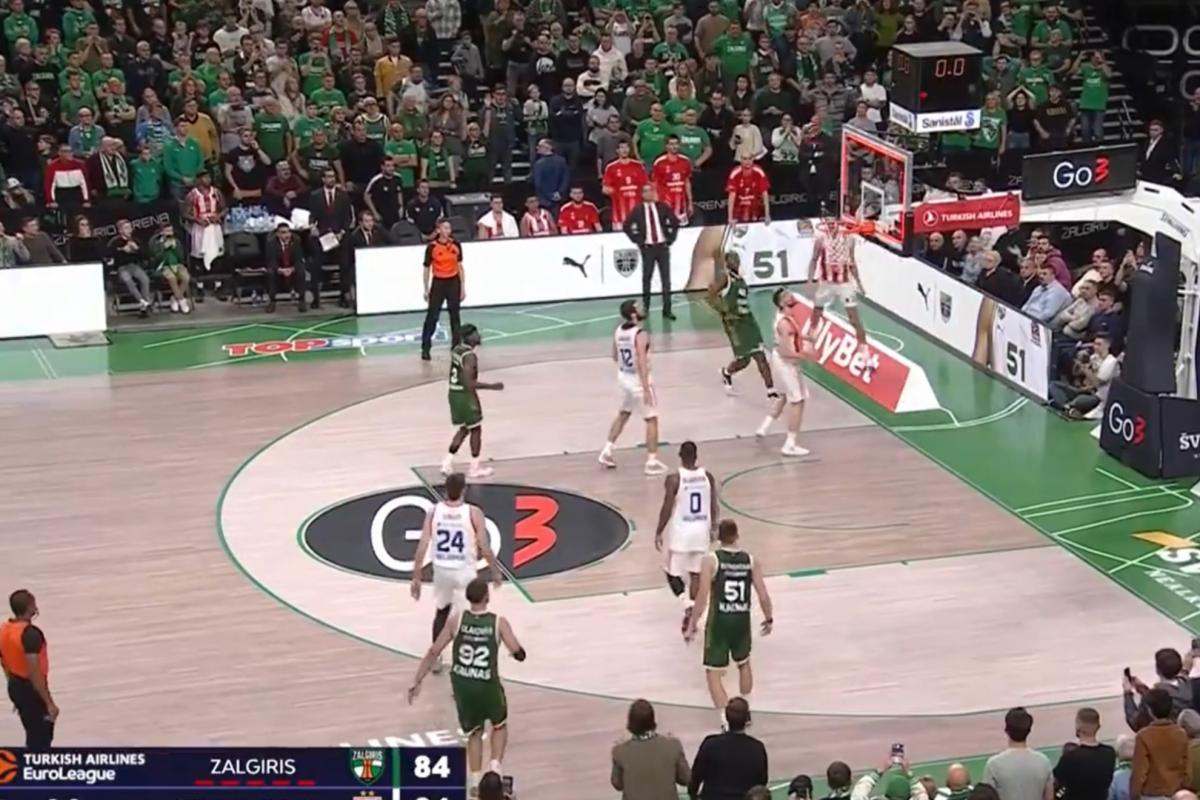 La locura se desata en Kaunas: ¡el Zalgiris se fabrica una canasta ganadora en un segundo!