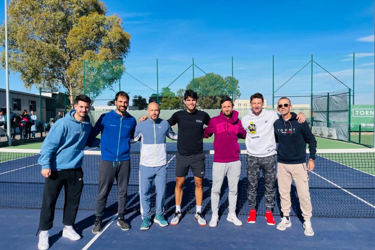 Carlos Alcaraz viaja a Melbourne tras una pretemporada con cinco días de tregua