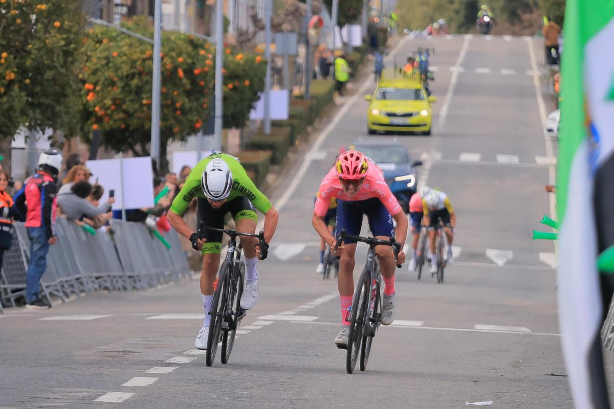 Jules Chatelon se impone en un gran mano a mano a Ferre Geeraerts, el nuevo líder de la Vuelta