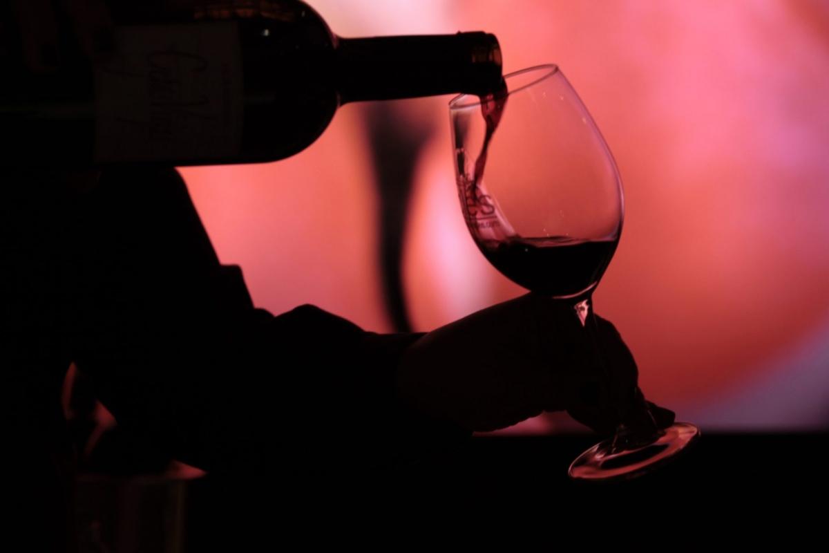 ¿Podemos consumir una copa de vino al día? Los expertos dictan sentencia