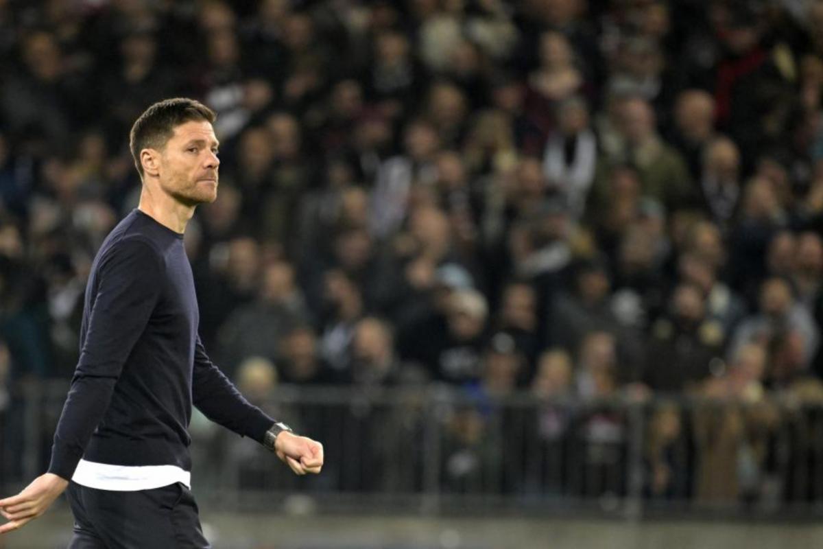 تشابي ألونسو يرفض التعليق على مستقبله وسط تكهنات حول انتقاله إلى ريال مدريد