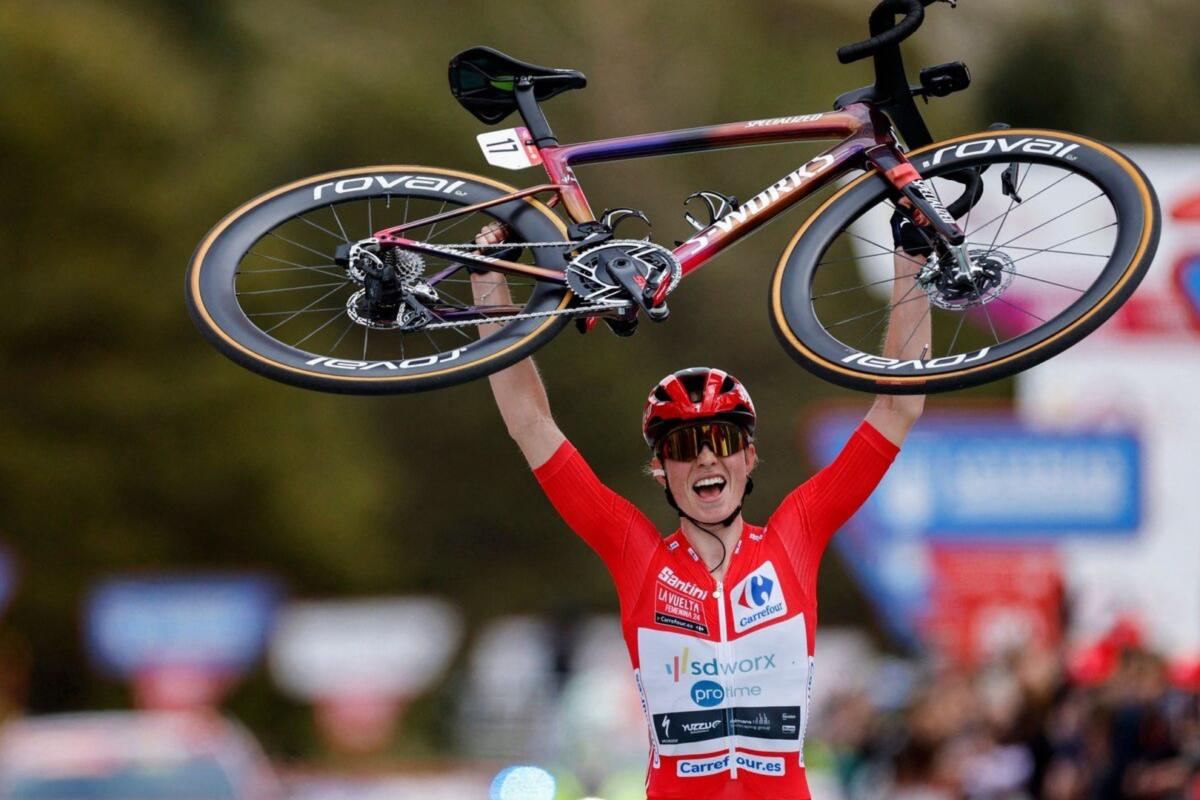 Demi Vollering quiere repetir corona en una Vuelta femenina marcada por la montaña