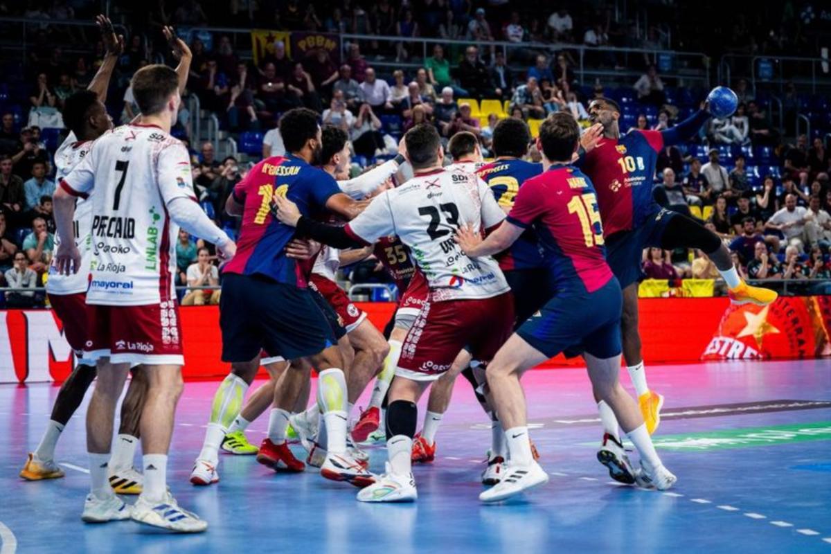 El Barça paga la resaca europea y empata ante el Logroño