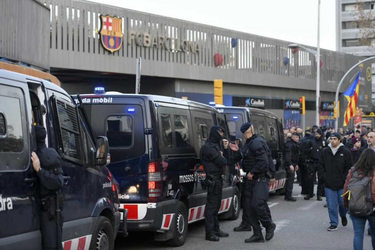 إجراءات أمنية مشددة في الكلاسيكو القادم بين برشلونة وريال مدريد