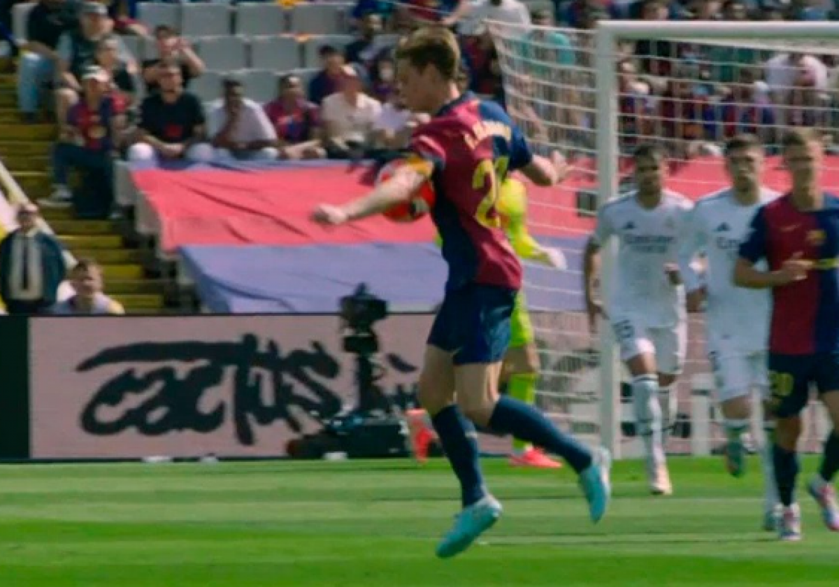 Pérez Burrull, sobre la mano de De Jong antes del gol del Barcelona:  Hay más pecho que brazo 