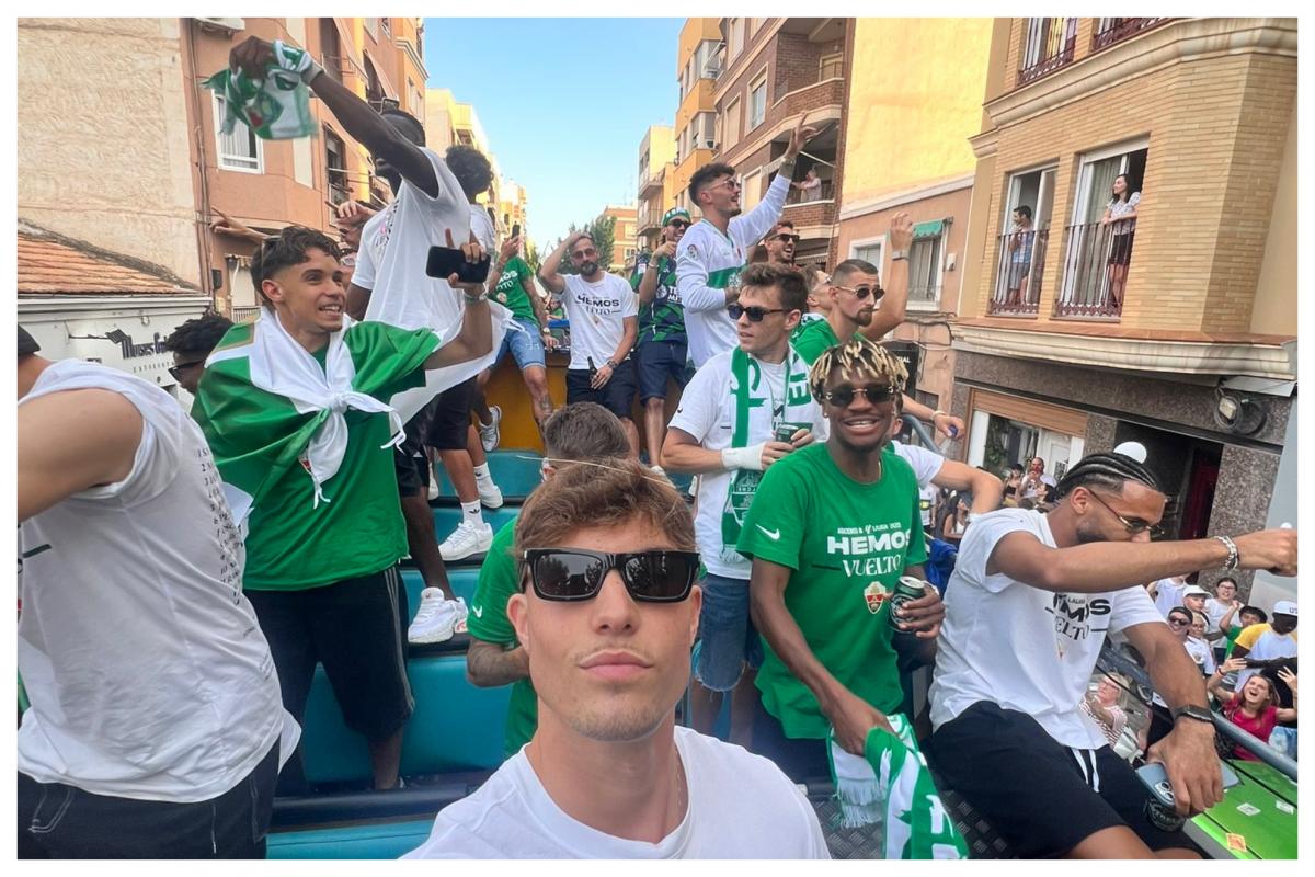 ¡Esta vez sí! El Elche celebra el ascenso a lo grande por la ciudad