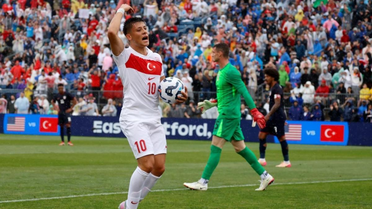 Arda Güler lidera a Turquía con el gol más rocambolesco de su carrera