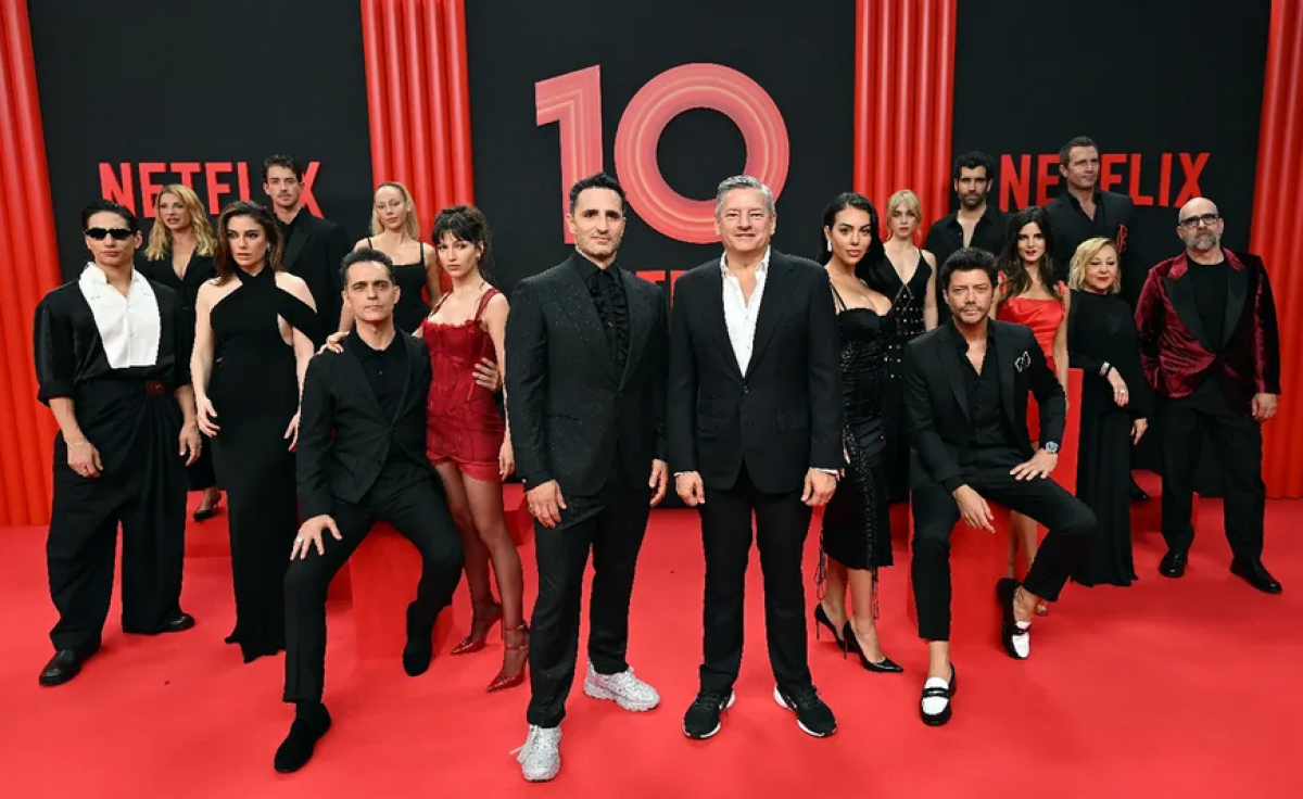 Las 3 Españas: el aniversario de Netflix junta a tres famosísimos en la foto más viral del verano