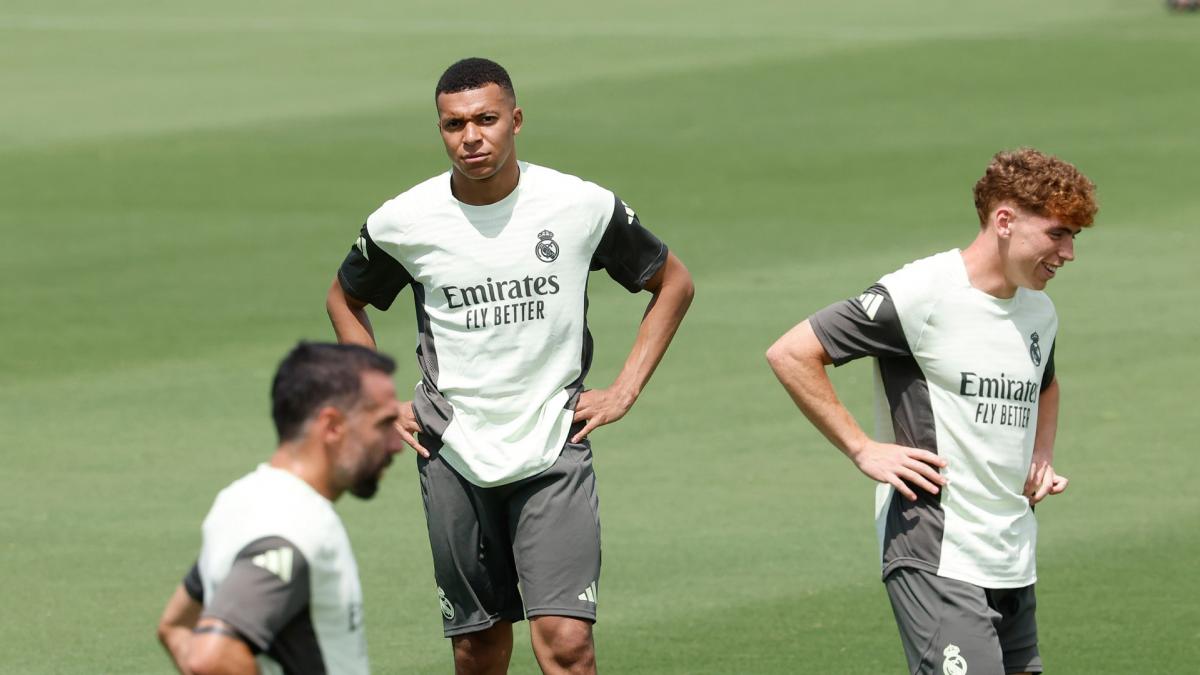 كيليان مبابي يواصل تعافيه من التهاب المعدة الحاد ويشارك في تدريبات ريال مدريد