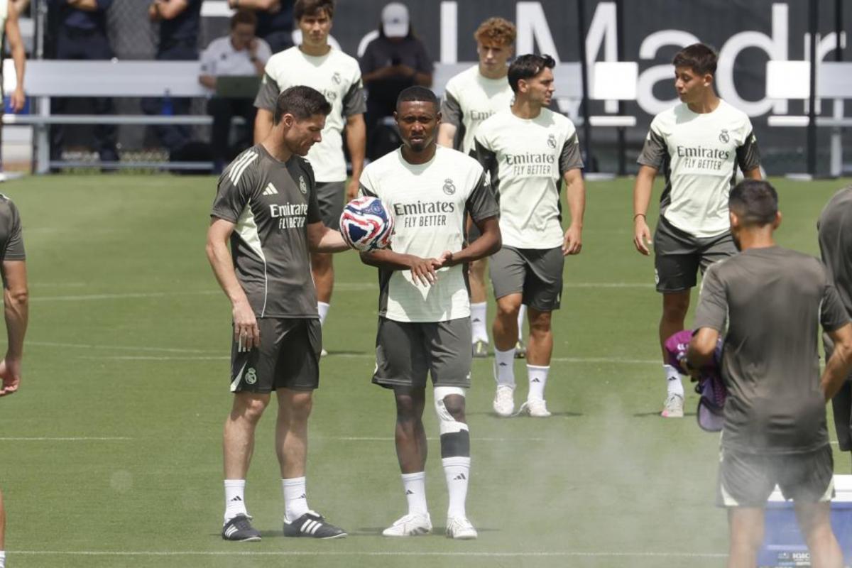 ريال مدريد يؤكد إصابة جديدة لديفيد ألابا في العضلة النعلية للساق اليسرى