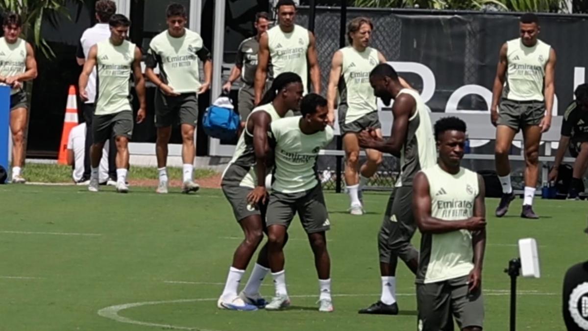 أجواء مرحة في تدريبات ريال مدريد قبل مواجهة يوفنتوس في كأس العالم للأندية