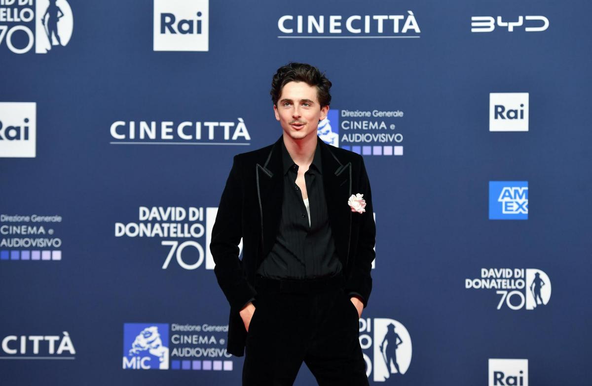 Hollywood Royalty: Miley Cyrus, Demi Moore, Timothée Chalamet & Shaq to Receive Stars on the Walk of Fame!