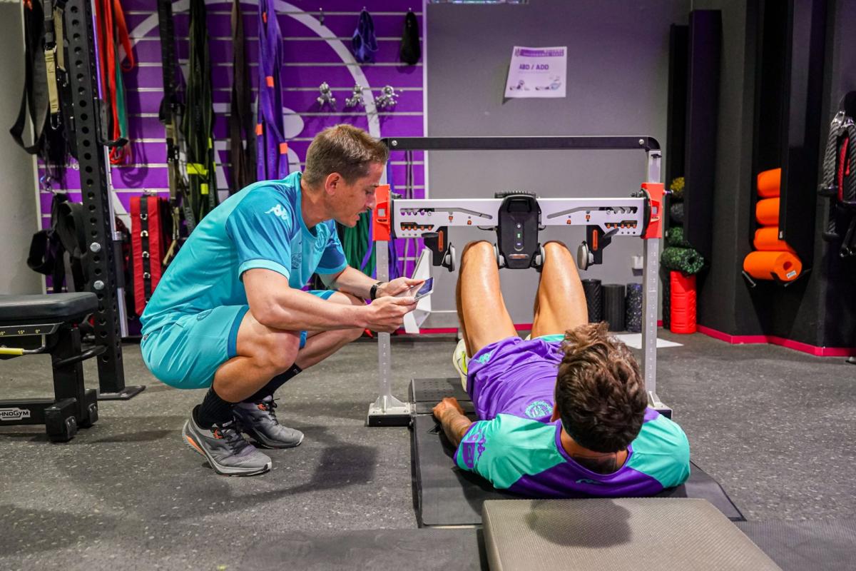 El Valladolid empieza con las pruebas médicas y sin anunciar al técnico