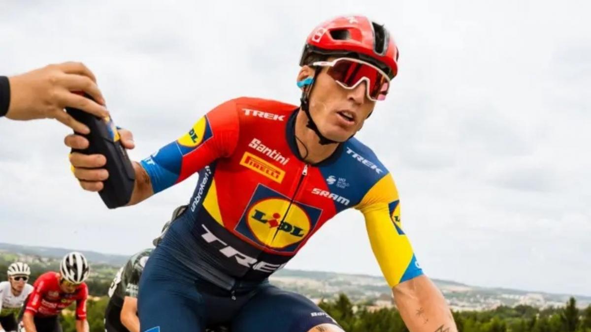 Aleix Espargaró se rompe en su primera carrera ciclista profesional