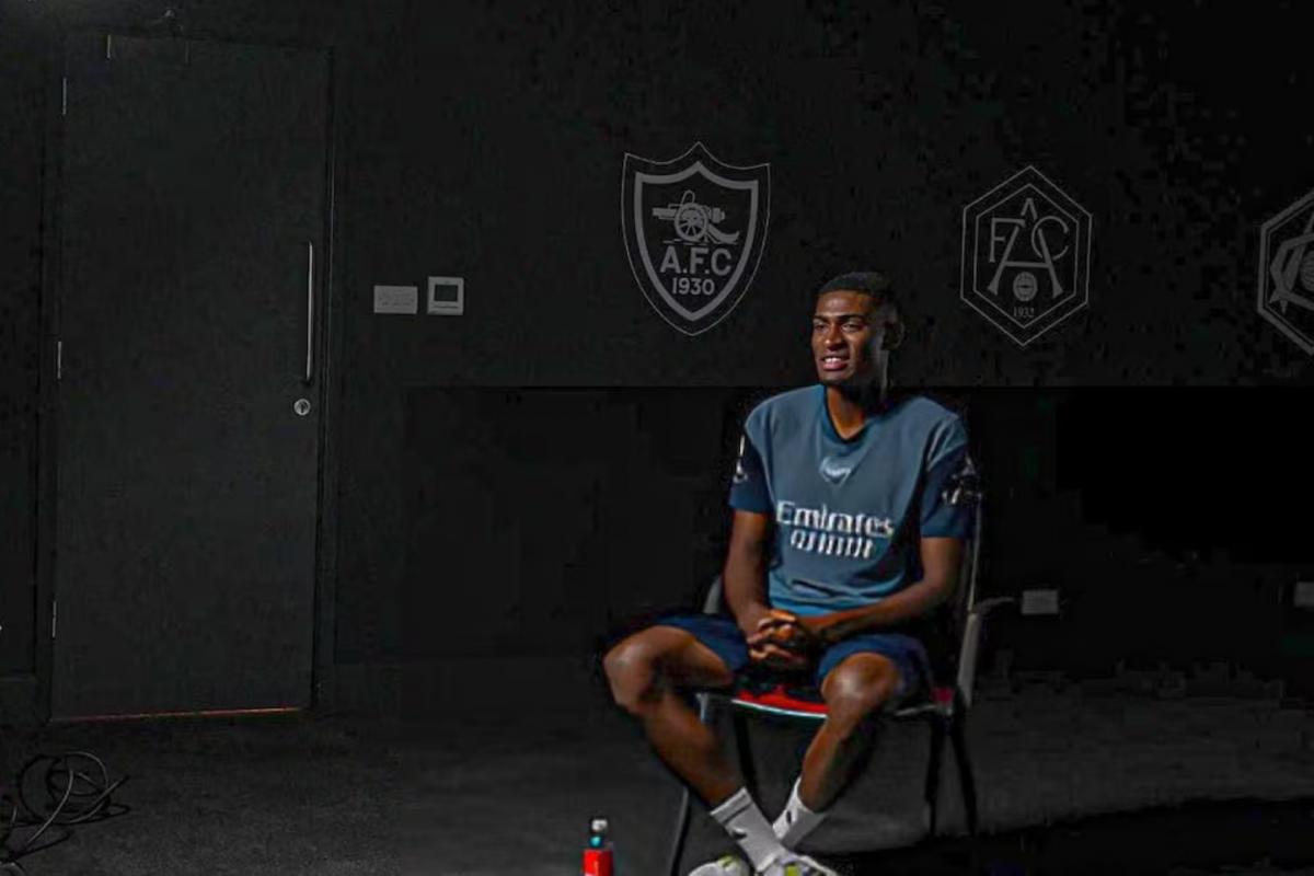 El Arsenal hace oficial el fichaje de Cristhian Mosquera