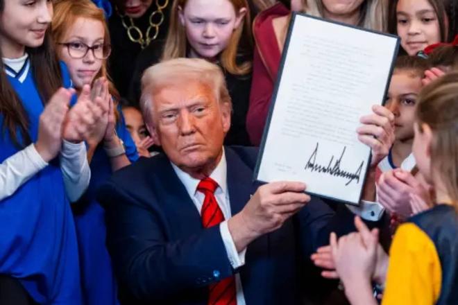 Estados Unidos prohíbe a las mujeres trans competir en deportes femeninos en los Juegos Olímpicos