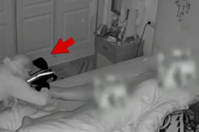 Un ladrón asalta una casa en Marbella y está 32 minutos mirando a la dueña mientras dormía desnuda