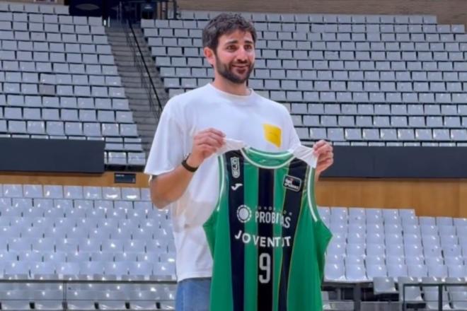 Ricky en su presentación: &quot;Ha ganado volver a jugar desde la divesión&quot;