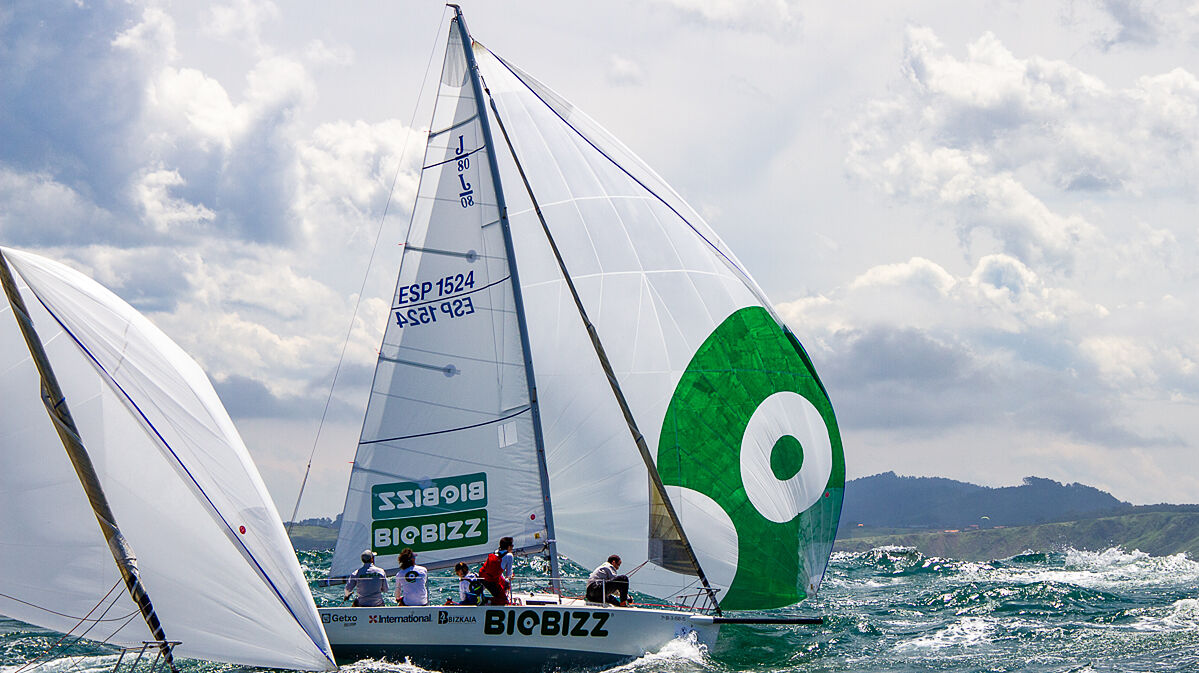 El Biobizz ejecuta un maniobra durante el campeonato de Euskadi.
