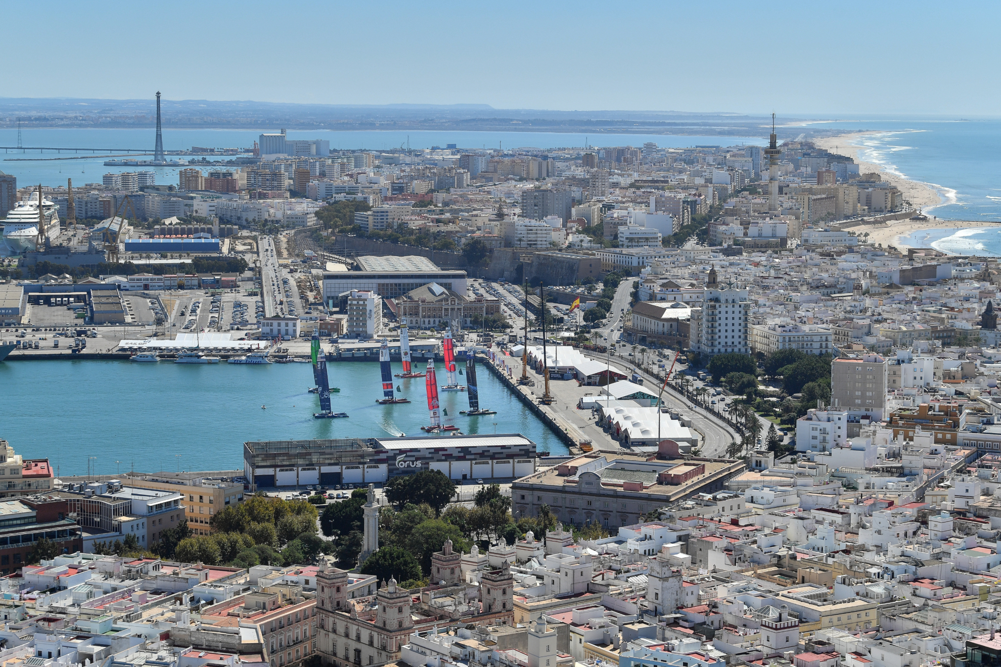 La flota de SailGP en el puerto de Cádiz / RICARDO PINTO-SASILGP
