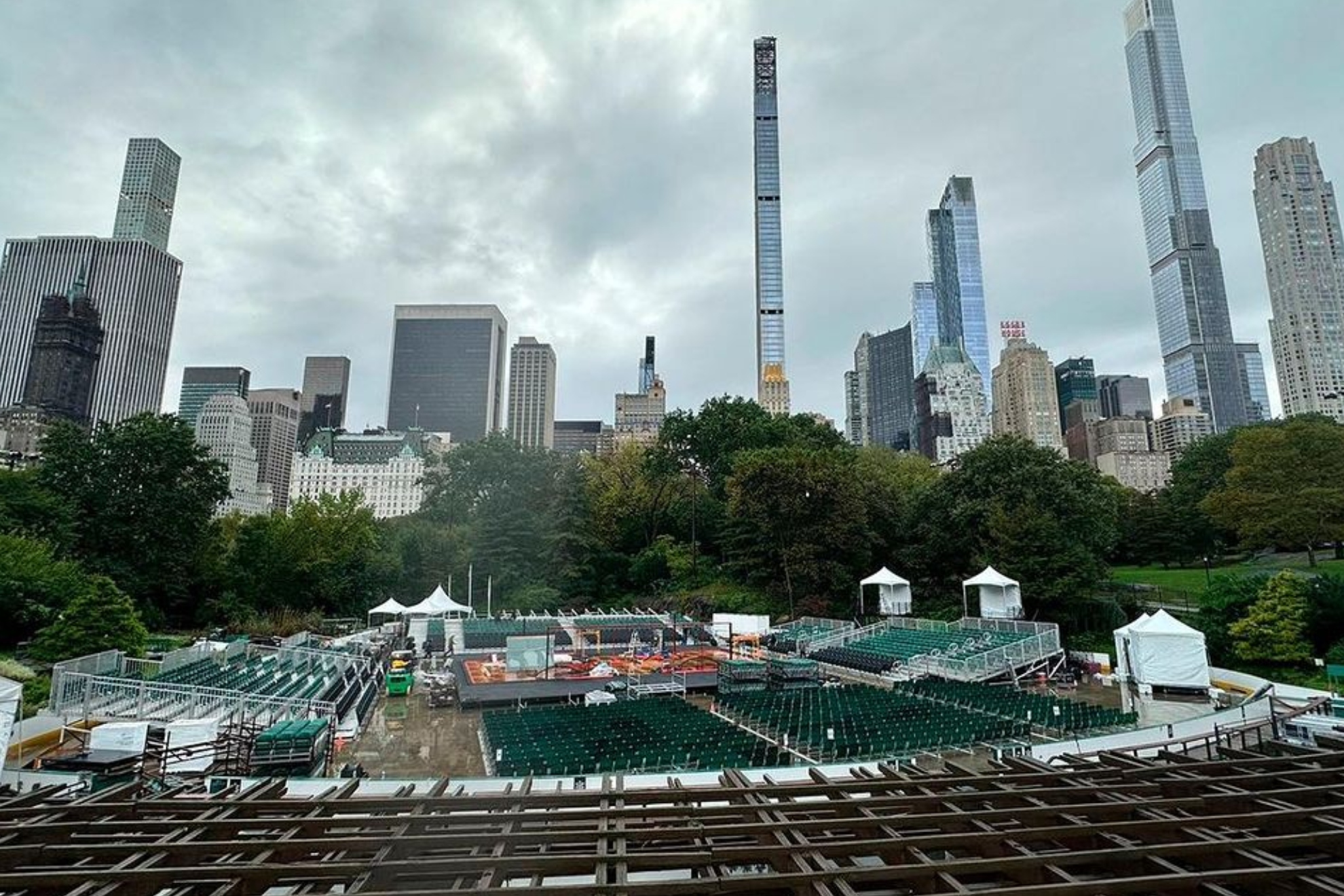 Imagen del montaje de la pista de pádel en Central Park.