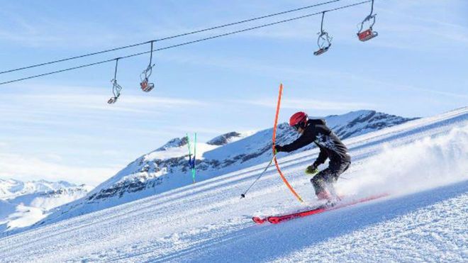 Un esquiador se desliza por una de las pistas de Aramón.