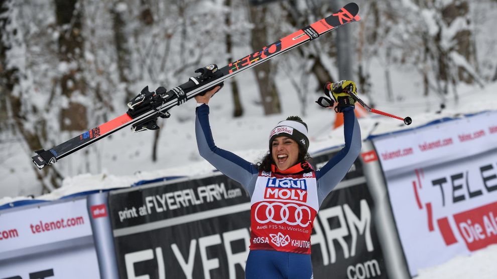 Federica Brignone celebra su victoria en el super G de Sochi, la cuarta de la temporada.