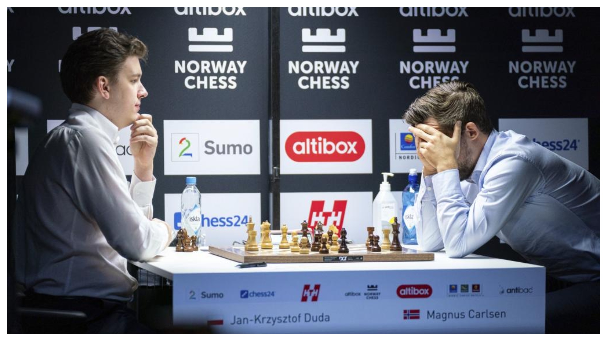 Jan-Krzysztof Duda, uno de los clasificados para el torneo, en una partida contra Carlsen.
