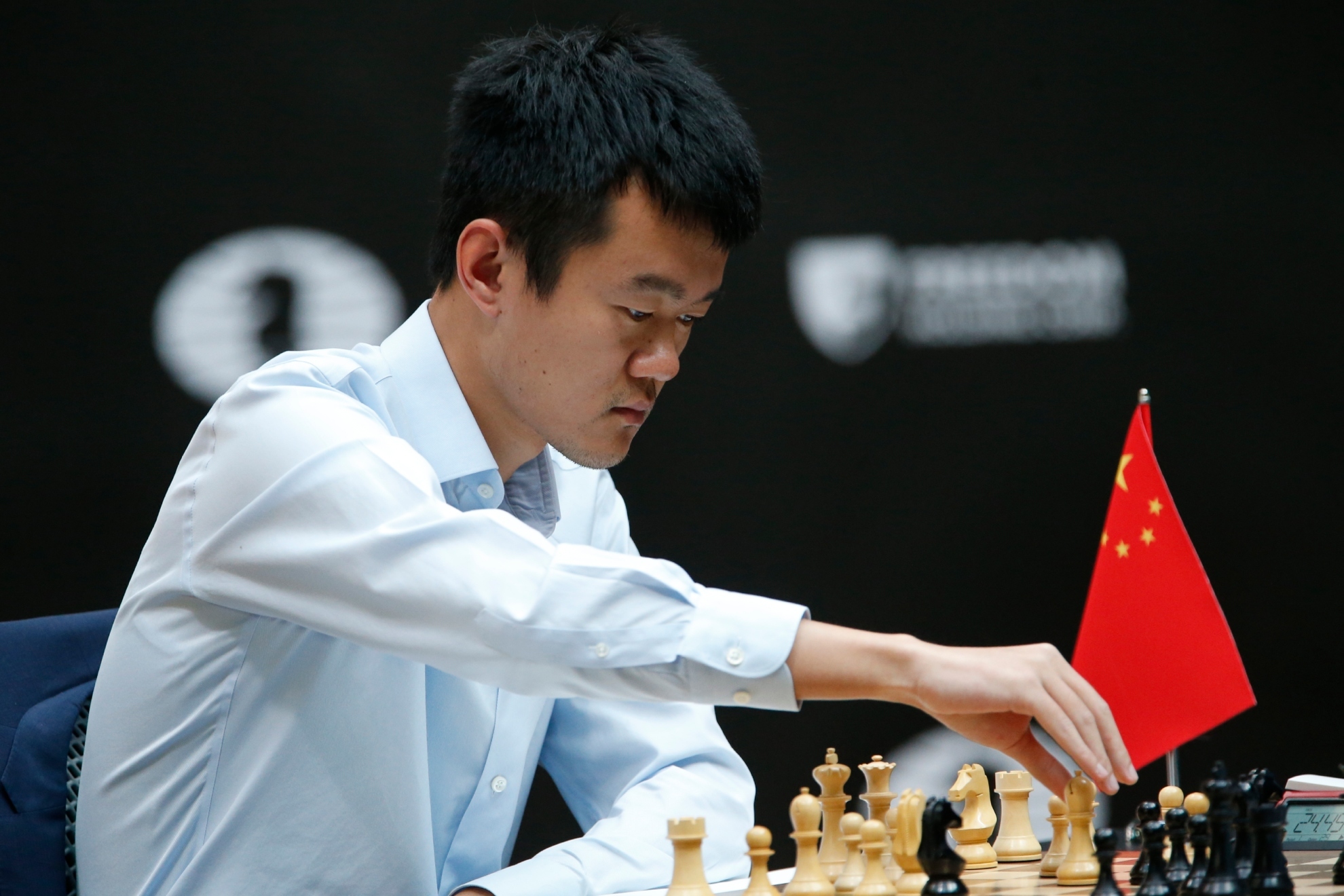 Mundial de Ajedrez 2023  Ding Liren colapsa en una partida histórica 