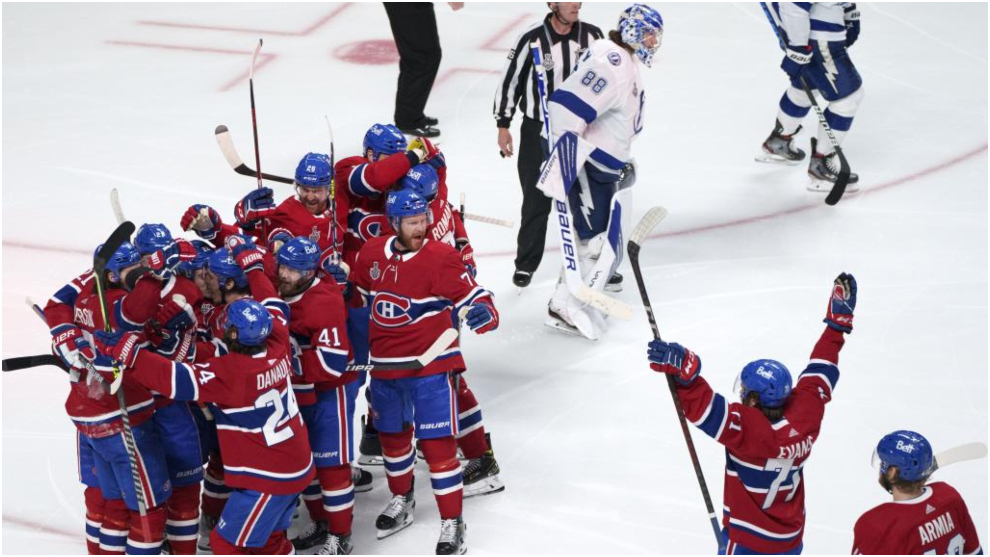 Los jugadores de Montreal Canadiens celebran el gol de Anderson.