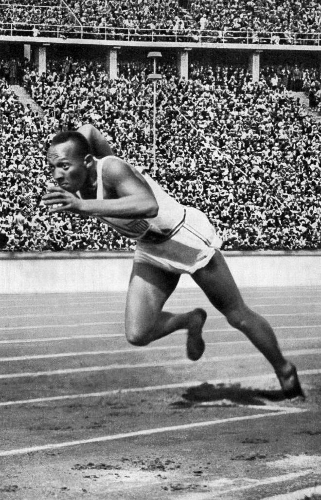 Jesse Owens, en los Juegos Olímpicos de Berlín 1936.