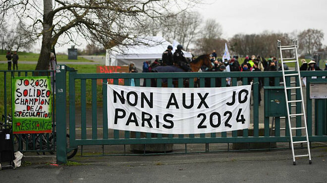 Protestas contra los Juegos de París por la desmantelación de un parque en la capital francesa.