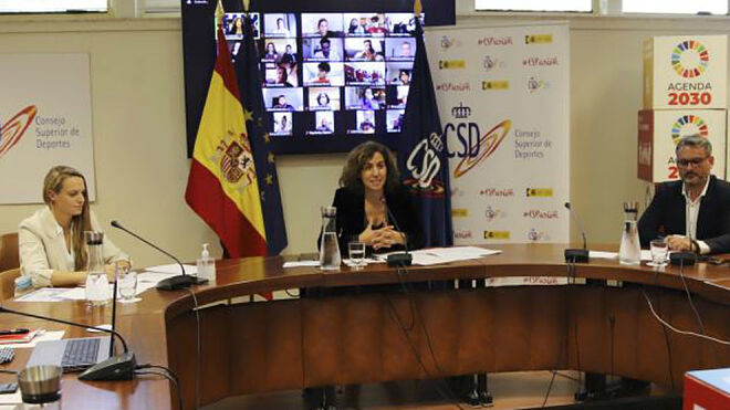 Irene Lozano, presidenta del CSD, en el centro.
