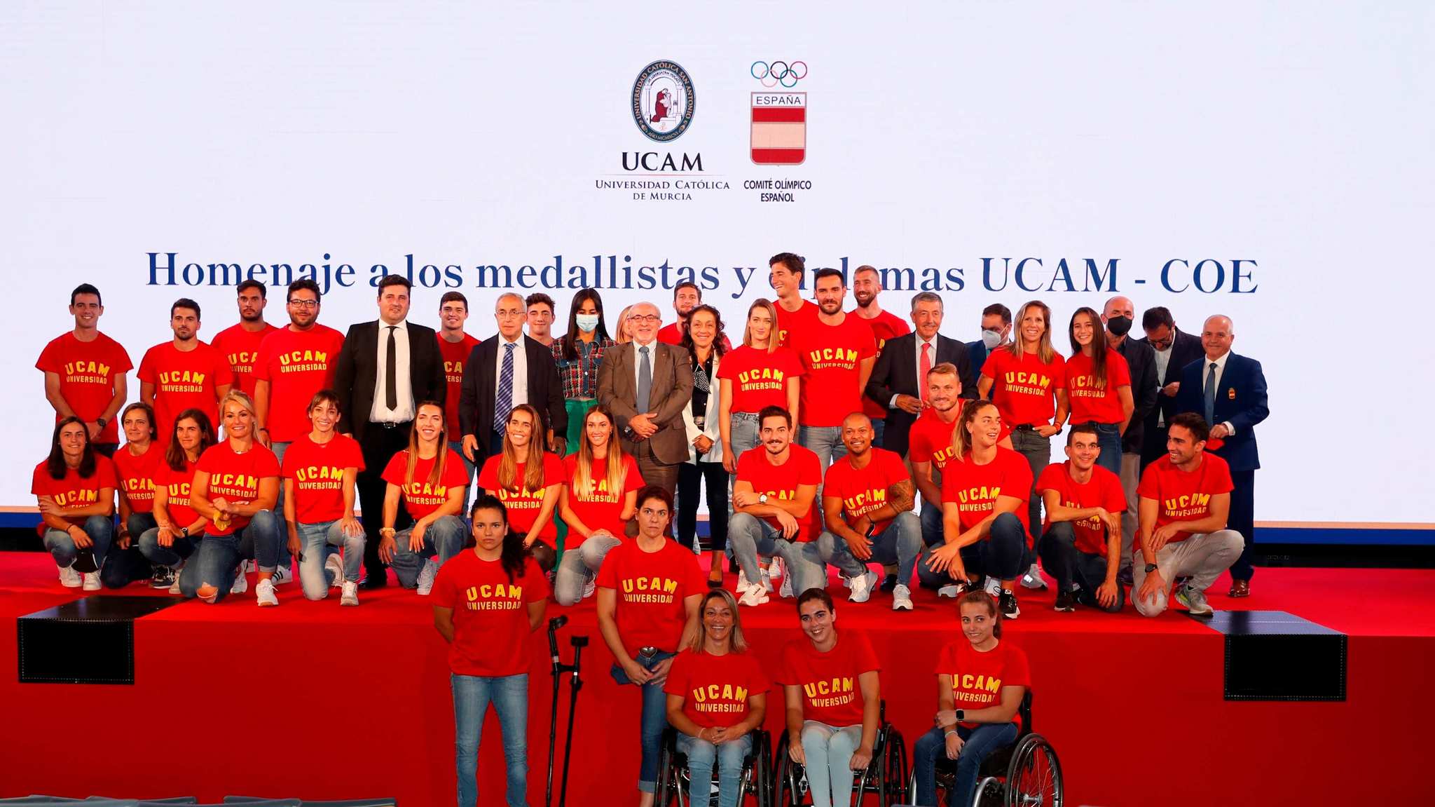 Los deportistas olímpicos de la UCAM homenajeados en el COE
